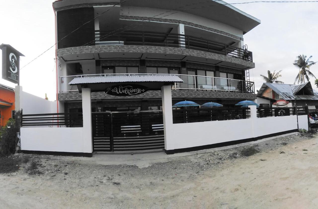 Strangers Inn&Bar General Luna  Exterior foto